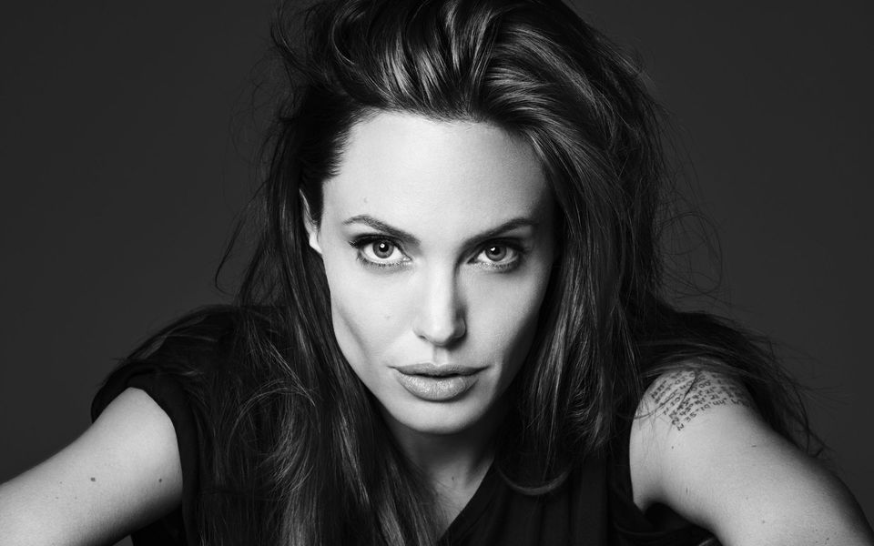Trên đời chỉ có duy nhất một Angelina Jolie
